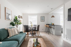 1 bedroom APT with private courtyard and parking